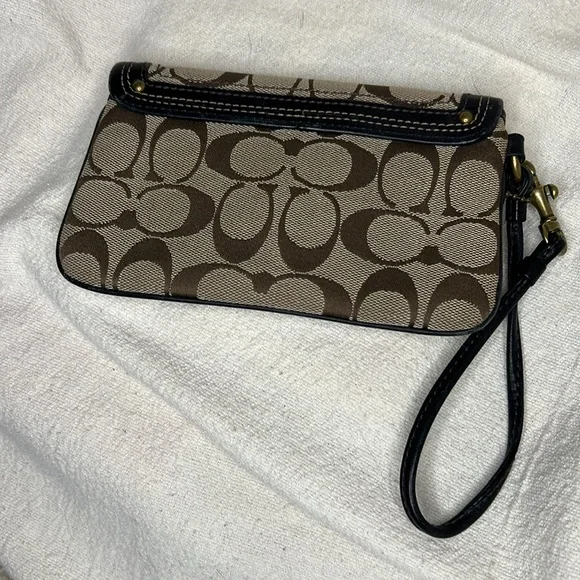 Coach Legacy Signature Brown Canvas & Leather Turnlock Wristlet Striped Interior - Picture 2 of 14